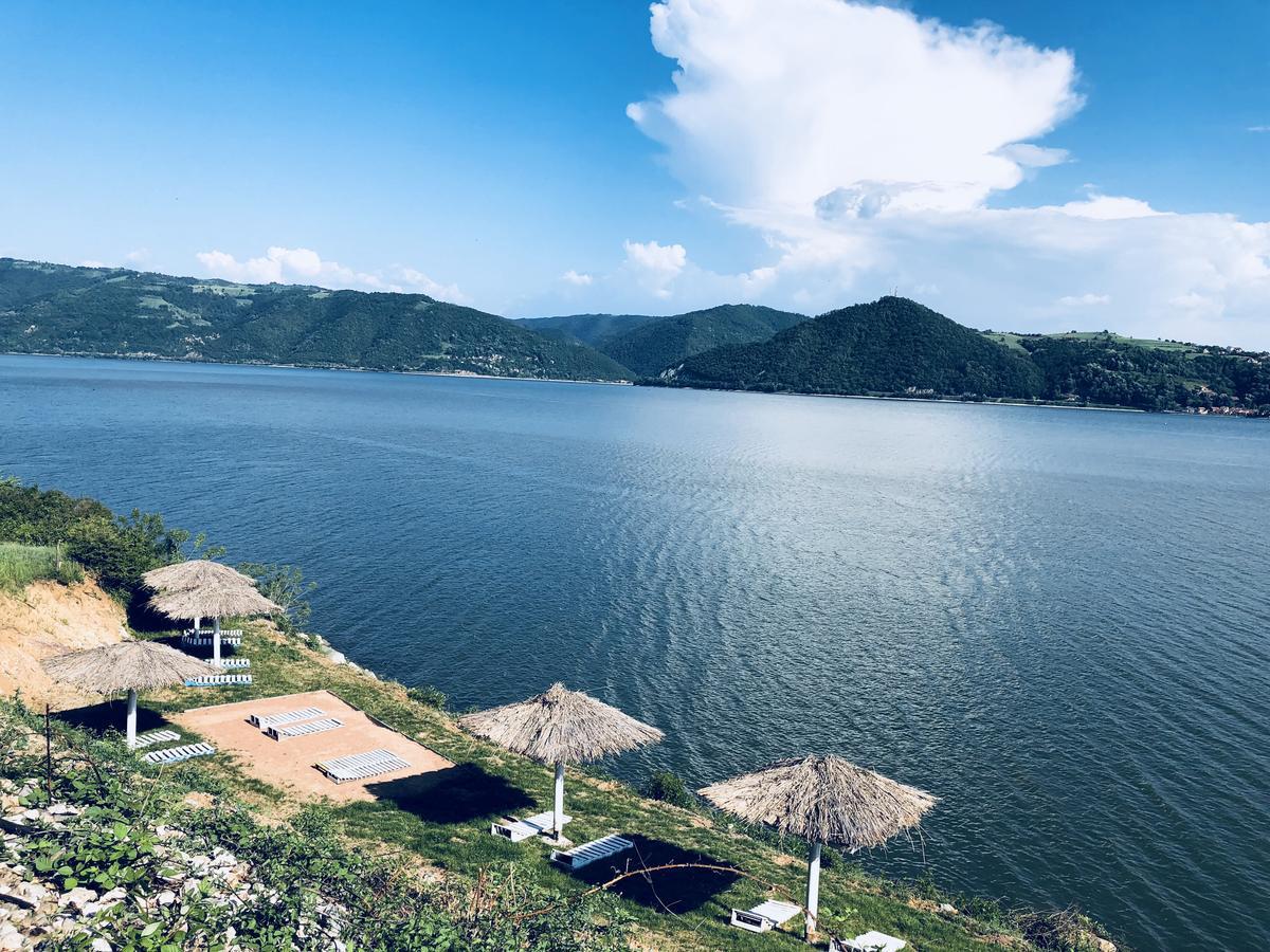Dream Tricule Villa Svinita Luaran gambar